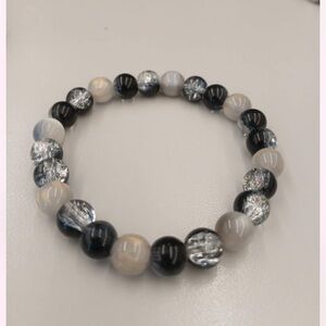Elegant Black and White Beaded Bracelet